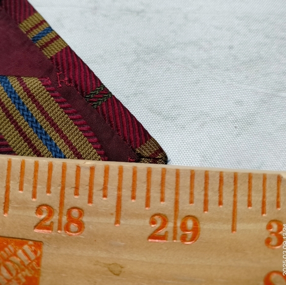 Banana Republic Men's Silk Necktie Elegant Striped Tie in Burgundy and Gold - Picture 8 of 10